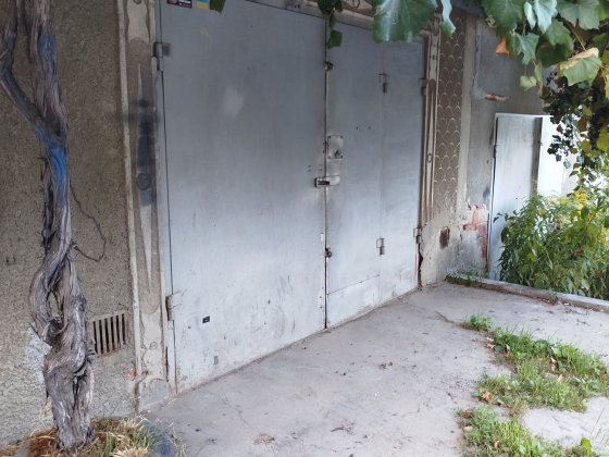 Гараж цегляний одноповерховий Лохвицька Черновцы