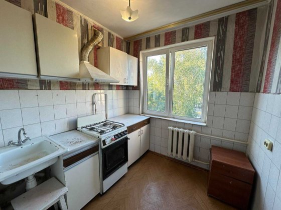 Продаж затишної 2 кімн кв-ри по вул Льотній, 11а навпроти маг. "Седам" Чернигов