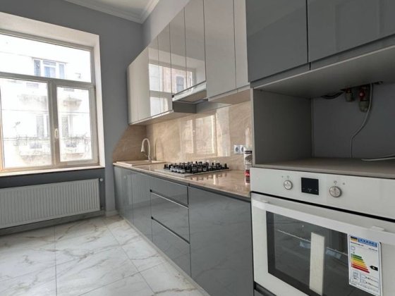 2-х кімнатна з ремонтом в Центрі Черновцы