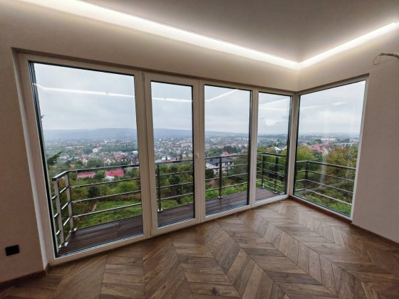 Продаж!!! Екслюзивна 3-кімнатна квартира Ужгород