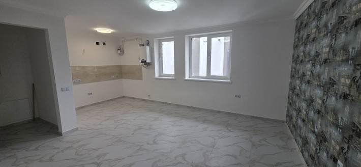 Продається 3 кімнатна новобудова район роша клуб - фото 1