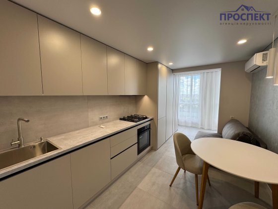 Квартира в ЖК Рідний дім з сучасним ремонтом. Черкассы