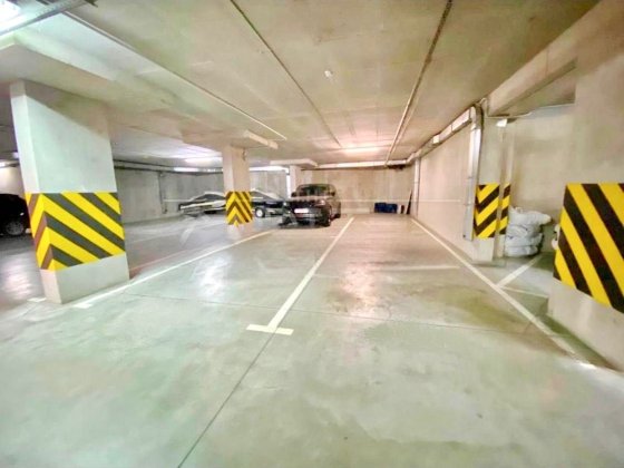 Сімейне паркомісце Паркинг Печерськ Централ Парк Саперне поле Маккейна