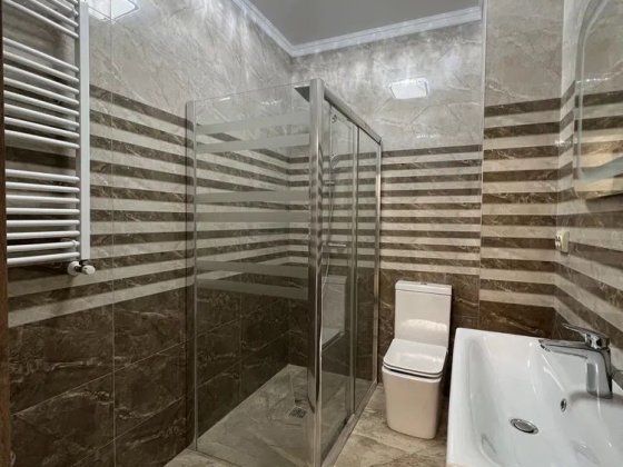 Продаж 2-х кімнатної квартири | Набережна | Митна | Центр Ужгород