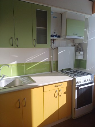 Продам 2 кім. квартиру район 2 лікарні - фото 1