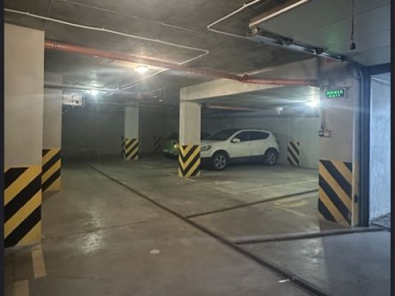 Паркінг ціна за два місця Богдана Хмельницького 109а Львів