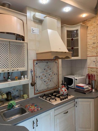 Продаж 2-х кім. квартири на Подолі, вул Оболонська 39 - фото 1