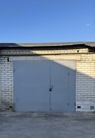 Продається цегляно-блочний гараж на Південній Борщагівці 5,9*3,4 метри - фото 1