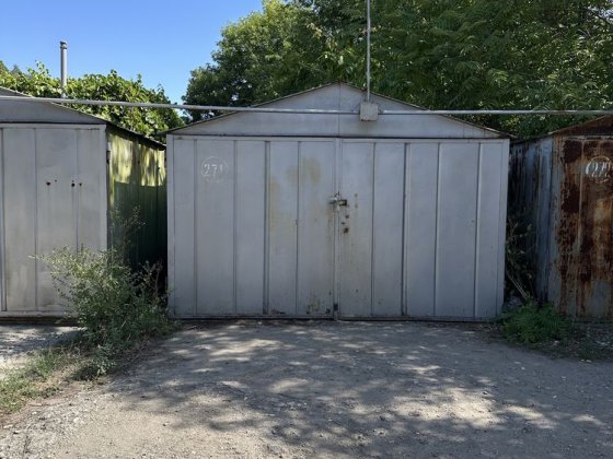 Продам гараж возле Каравана в г/к "Надежда" Дніпро