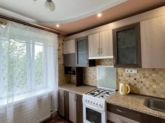 Продам 1 кім.кв. вул. Захисників України Чернигов