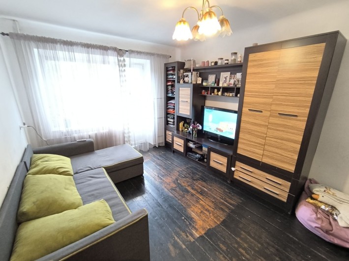 Продаж 1 кім Короленка, середній поверх, не кутова - фото 1