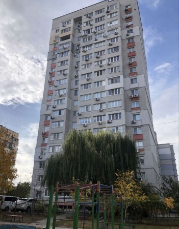 Продам 2 кім Перемога, ЖК Созідатель з ремонтом 47000$ торг - фото 1