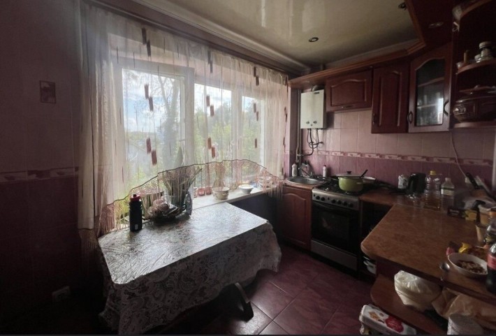 Продам 1кім. квартиру покращеного планування 2/5 у цегляному будинку - фото 1