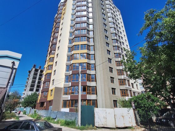 Продам 1-кімнатну квартиру  в центрі міста Черкассы