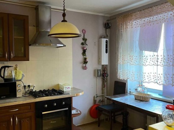 Продається 3-кімнатна чешка на Тополі 2 Днепр