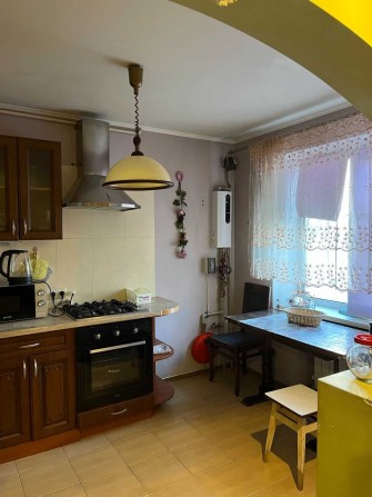 Продається 3-кімнатна чешка на Тополі 2 - фото 1