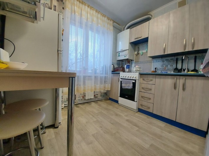 Продам 3кімн Школьний з ремонтом  та АГВ - фото 1
