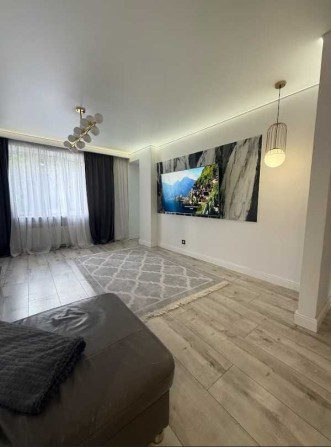 Продам квартиру в зеленому районі, ближній центр - фото 1