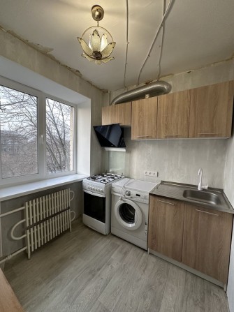 Продаж 2-к квартири Незалежної України ( район зупинки Миру ) - фото 1