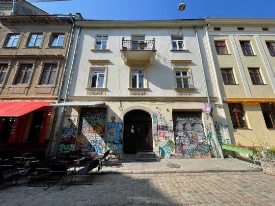 Продаж квартири 34 м.кв. вул. Староєврейська пл.Ринок Львов