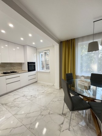 В Продажу 3 к к в Центрі з новим євроремонтом - фото 1