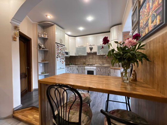 Пропозиція продажу 2 кімнатної Сталінки з АВТОНОМКОЮ в Центрі Житомира Житомир