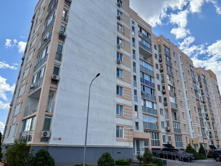 Продажа двухкомнатной квартиры с ремонтом в ЖК Апельсин на Намыве. - фото 1