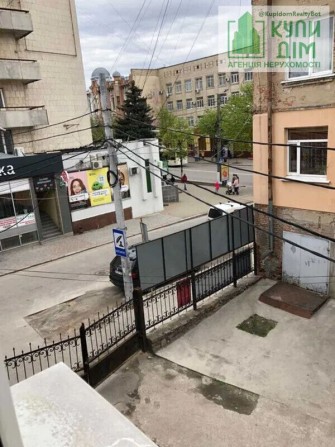 Продам 4-х кімнатну квартиру в Центрі - фото 1