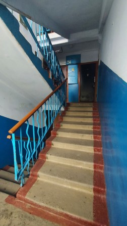 Продаю 2к/к Ютз, ост.Авангардная - фото 1