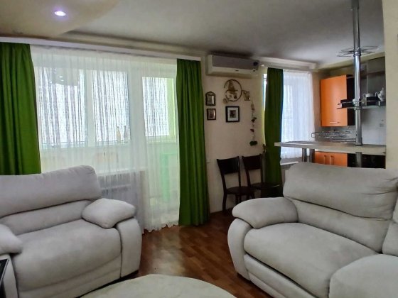 Продам 3-х кімнатну квартиру та гараж  на Полтаській Кропивницкий