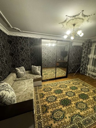 Продам квартиру возле метро героев труда - фото 1