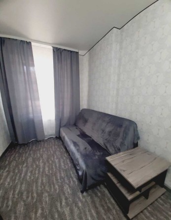 В продаже выделенная комната в коммуне, Адмиральский пр-т. - фото 1