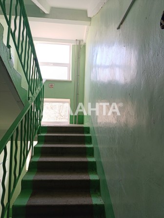 Продам трехкомнатную квартиру на ул. Генерала Бочарова/ Жолио-Кюри - фото 1