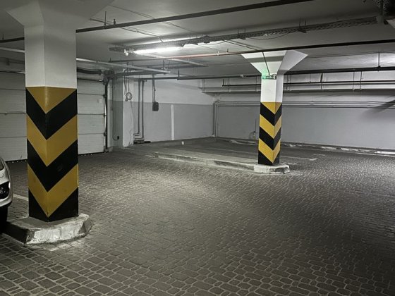 Здам місце ПОДОБОВО в підземному паркінгу центр Наукова Харьков