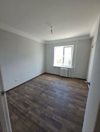 Продаётся двухкомнатная квартира, Хортицком районе - фото 1