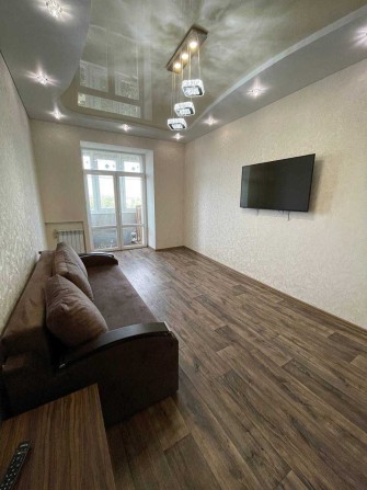 Продам 2к.сталинку,евроремонт ж\б лифт 7\8 м.пл.Восстания (403932) - фото 1