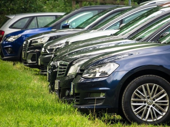 Паркомісце на автостоянці біля метро Киев