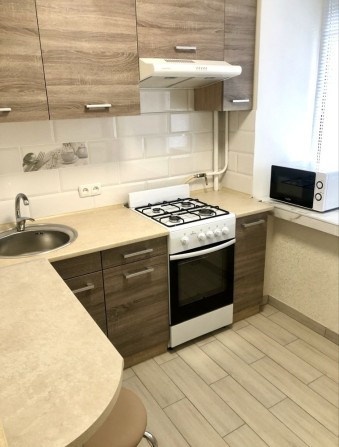 Продаю 2 х комнатную квартиру в ЦЕНТЕ /Адмиральская - фото 1
