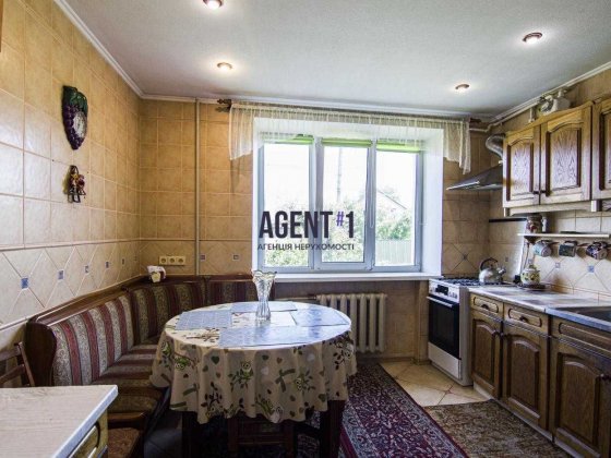 Продаж квартири 2-кімн. 56,8 кв.м. ,вул. Шкільна 9 в с.П.Борщагівка Петропавловская Борщаговка