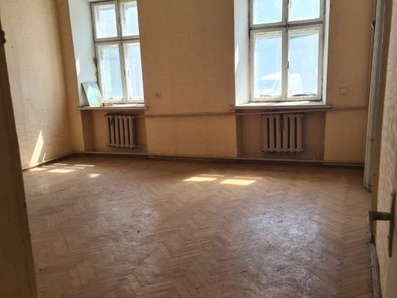 Продаж 3 кім. кв-ра, вул. Личаківська початок, три вікна фасад Львов