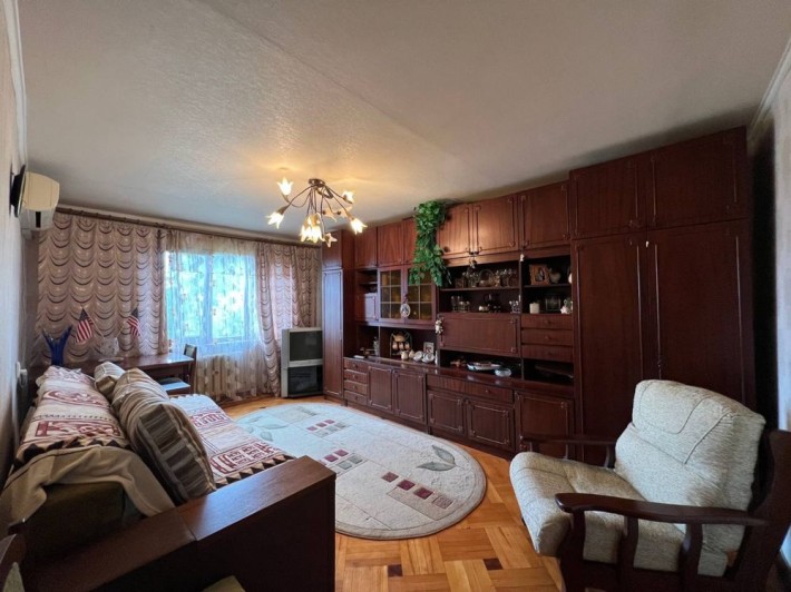 Продам уютную 3 комн. кв, ( ост. Школа, район Одесская) - фото 1