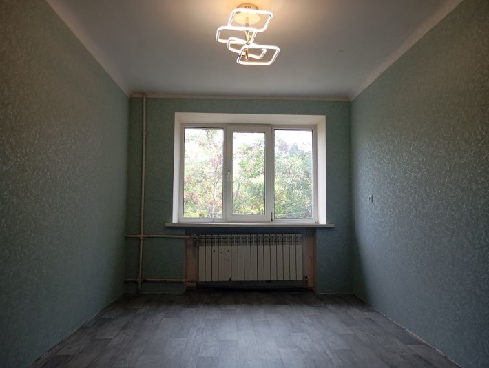 Продам 2 комнатную квартиру с ремонтом в коммуналке. Собственник - фото 1