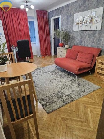 Квартира с балконом  в центре с ремонтом. - фото 1