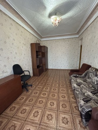 Продам 2-к квартиру, метро Заводская, сталинка - фото 1