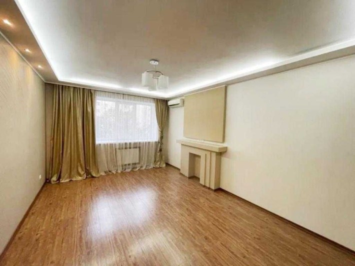 Продам кв-ру с ремонтом, 50 кв.м, кирпич, ул. Костанди (3-144-004 ОФ) - фото 1