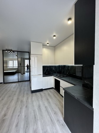 Продаж нової 1к з ремонтом,меблями,технікою! - фото 1