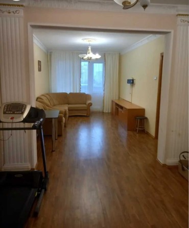 Продам 4 комнатную квартиру (переделана в 3 ком),метро Победа 5 минут. - фото 1