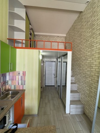 Продам дворівневу гостинку квартиру Воробйові гори - фото 1