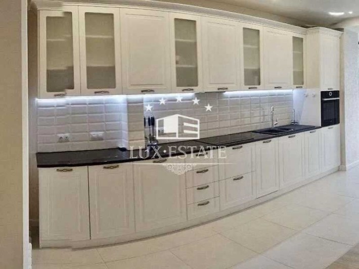 Продажа 3-комнатной квартиры в ЖК "Изумрудный город". Район Бот. Сада - фото 1