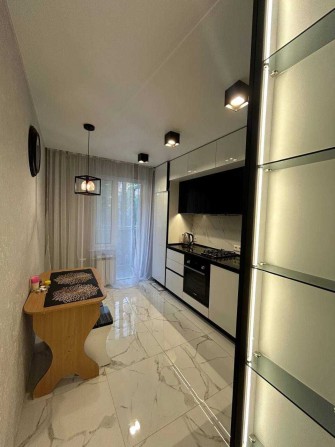 Продам 3 комнатную квартиру на Таирова с евроремонтом - фото 1